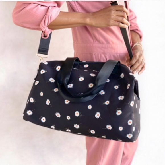 Alice + Olivia Handbags - NEW Alice + Olivia Daisy Floral Print Overnight Duffel Bag FabFitFun Designer
